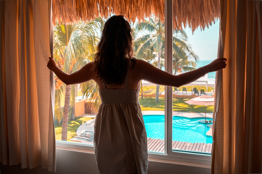 How to Choose a Hotel for Solo Travelers: The Ultimate Guide to Perfect Solo Stays