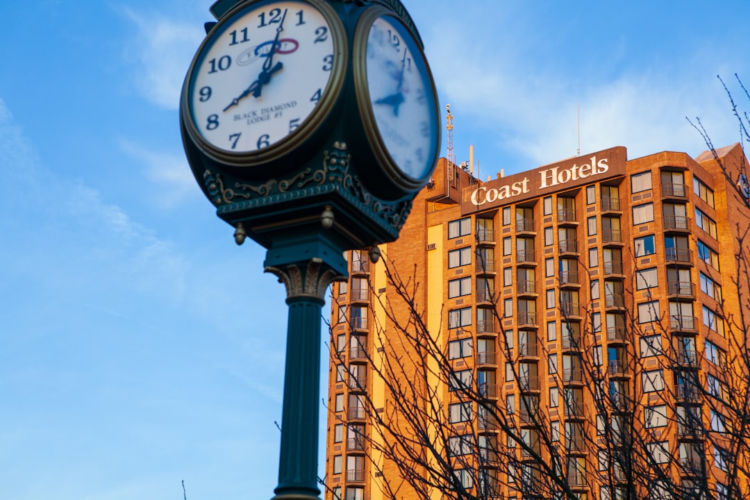 Best Time to Book Hotels: Direct vs Third-Party Sites (2024 Guide)
